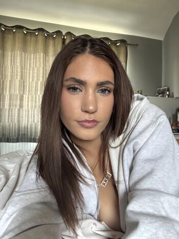 Full leaked Lucy moss private photo