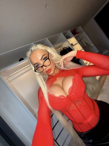 Full leaked Lucy sea page private onlyfans photo
