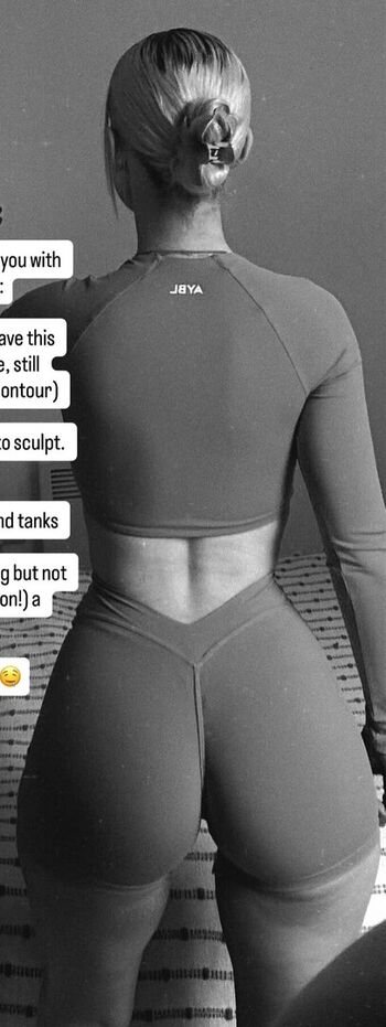 Full leaked Lucycombe private onlyfans photo