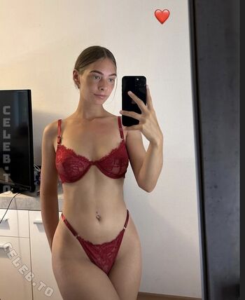 Full leaked Lucywhoelse page private photo