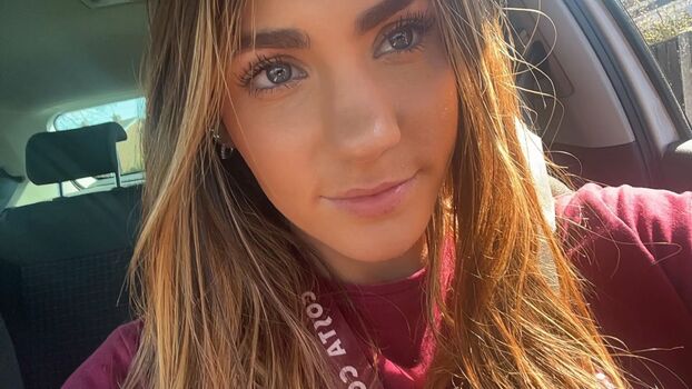 Full leaked Lucyy moss private onlyfans photo