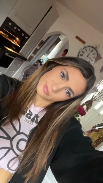 Full leaked Lucyy moss private onlyfans photo