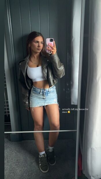 Full leaked Lucyy moss private photo