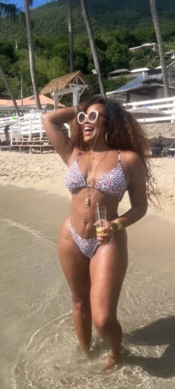 Full leaked Ludivine retory page private photo