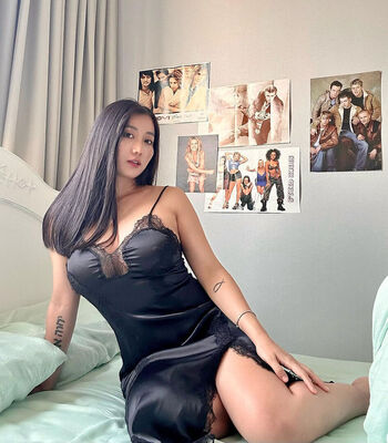 Full leaked Lulu aung private onlyfans photo