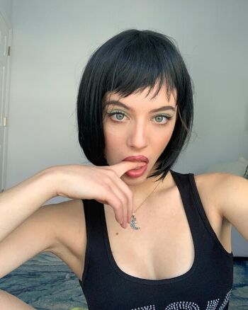Full leaked Lunasereena page private photo