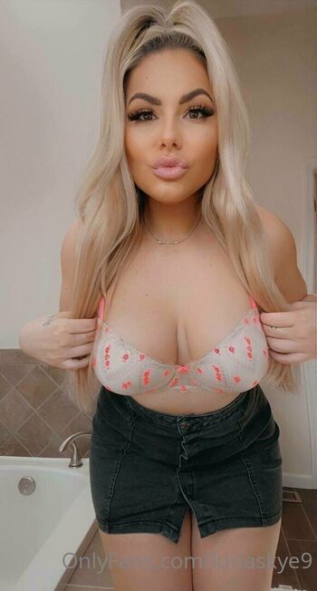 Full leaked Lunaskye private photo