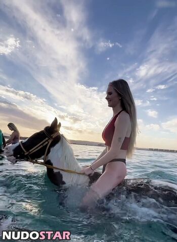 Full leaked Lunax private onlyfans photo