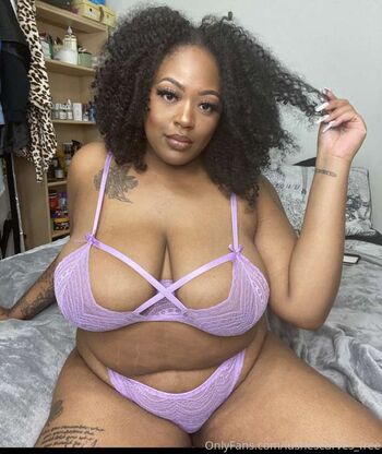 Full leaked Lushescurves private photo