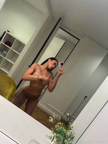 Full leaked Lustful slut private photo