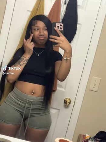 Full leaked Luuhluv private photo