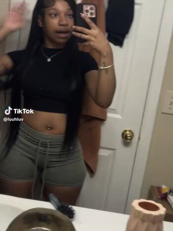 Full leaked Luuhluv private photo