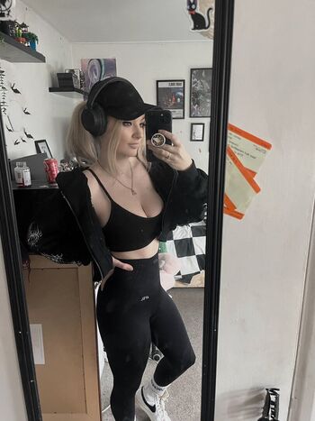 Full leaked Luuucy private photo