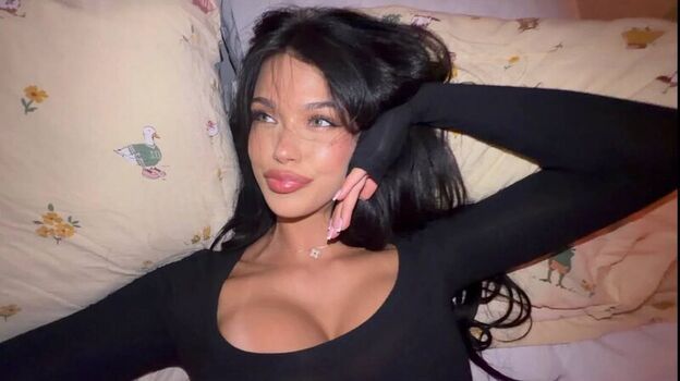 Full leaked Luvstruck private photo
