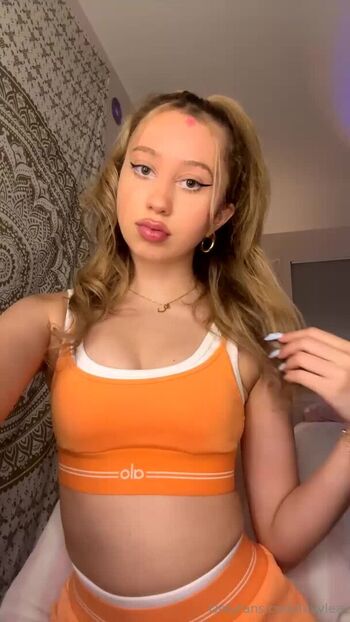 Full leaked Luvvlea private photo