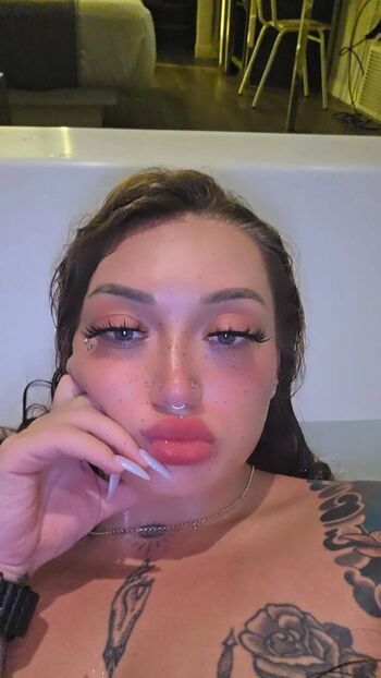 Full leaked Luxuriouslarue private photo