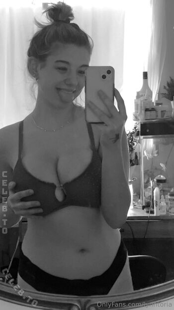 Full leaked Lynntoria private onlyfans photo