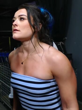 Full leaked Lyra valkyria page private onlyfans photo