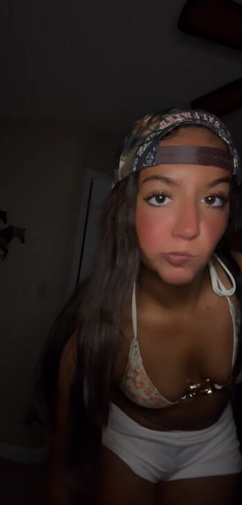 Full leaked Lyssafount private photo