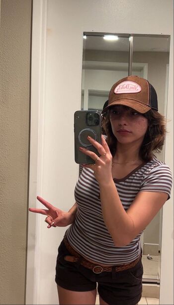 Full leaked Lyssalevin private photo