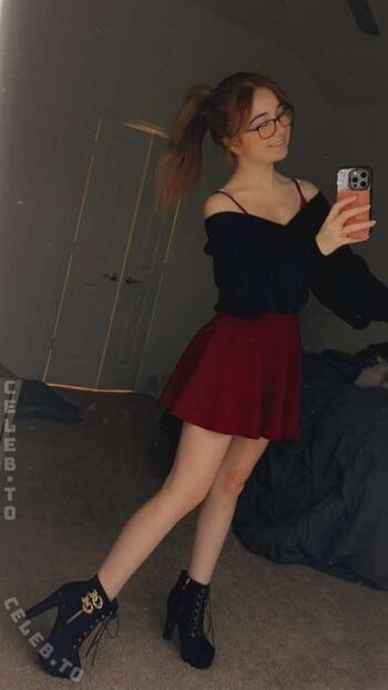 Full leaked Lyssaurora page private photo