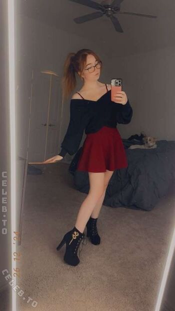 Full leaked Lyssaurora page private photo