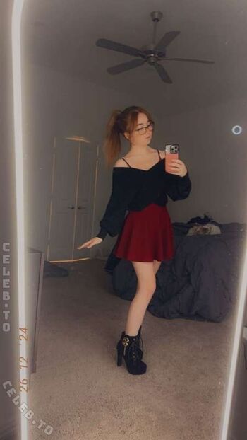 Full leaked Lyssaurora page private photo