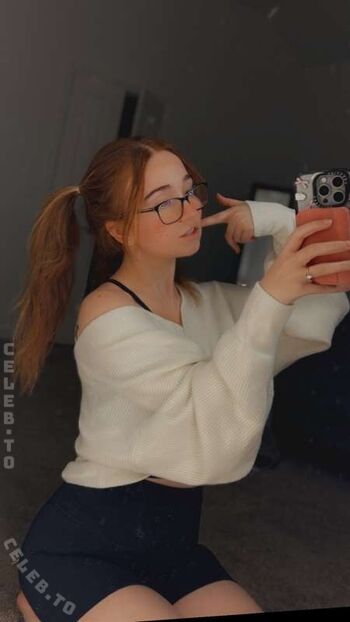 Full leaked Lyssaurora private photo