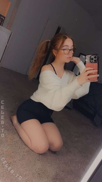 Full leaked Lyssaurora private photo
