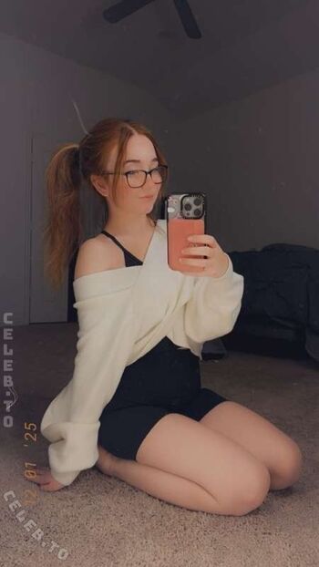 Full leaked Lyssaurora private photo