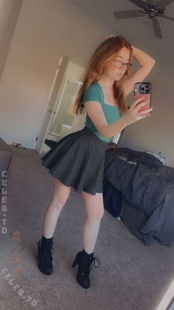 Full leaked Lyssaurora page private photo