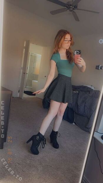 Full leaked Lyssaurora page private photo