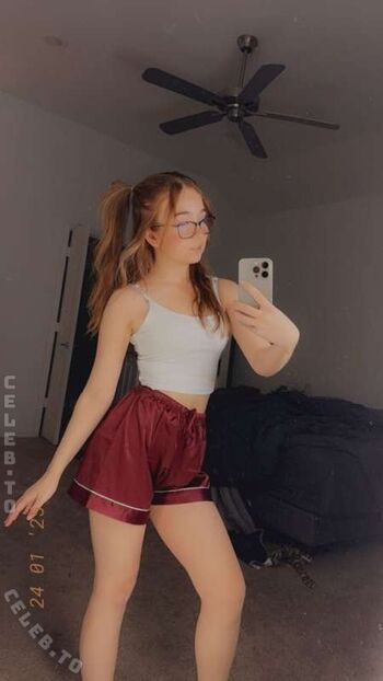 Full leaked Lyssaurora page private photo