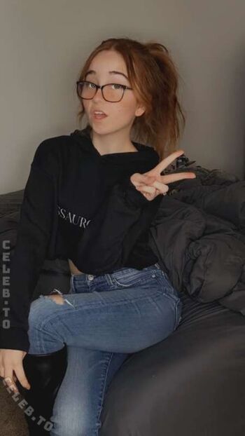 Full leaked Lyssaurora page private photo