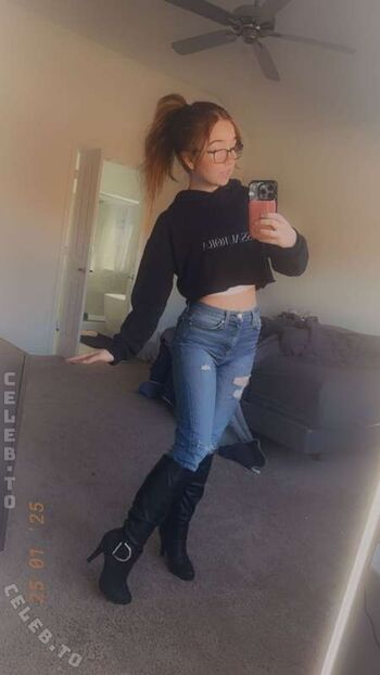 Full leaked Lyssaurora page private photo