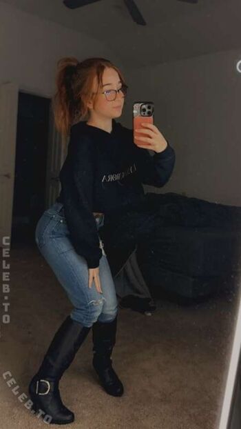 Full leaked Lyssaurora page private photo