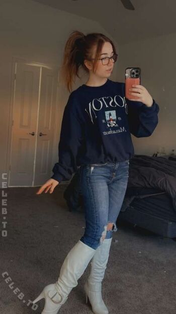 Full leaked Lyssaurora page private photo