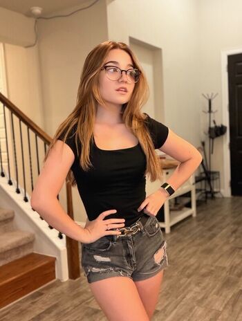 Full leaked Lyssaurora private photo