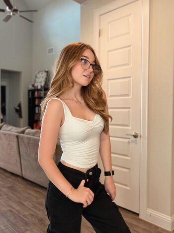 Full leaked Lyssaurora private photo