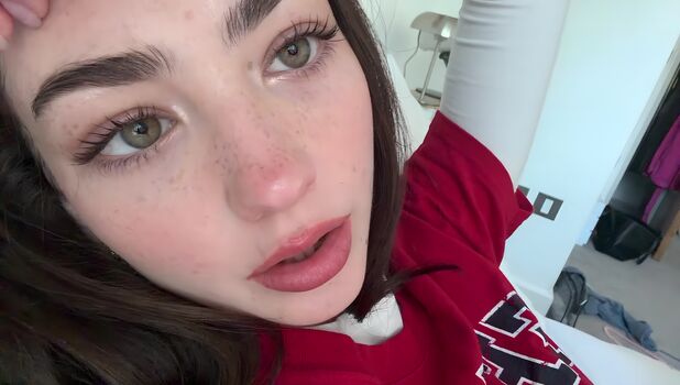 Full leaked Lyzzahh page private onlyfans photo