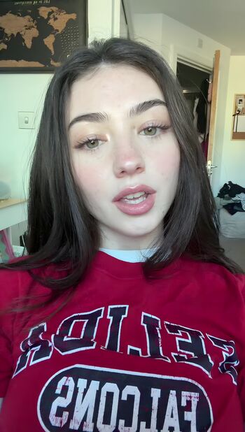 Full leaked Lyzzahh private onlyfans photo