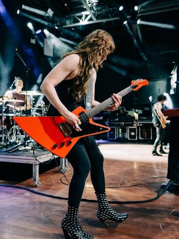 Full leaked Lzzy hale private photo