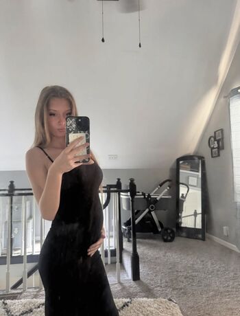 Full leaked Maceystonee private photo