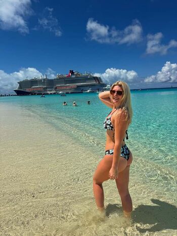 Full leaked Mackenzie green private photo