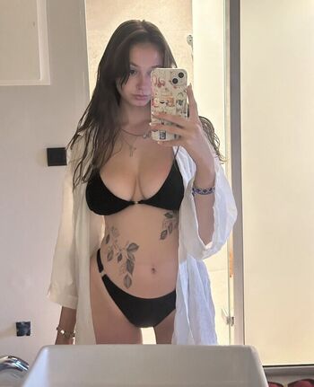 Full leaked Mackenzieroseuk private photo