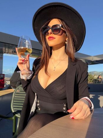 Full leaked Madamex private onlyfans photo