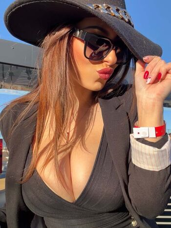 Full leaked Madamex private onlyfans photo