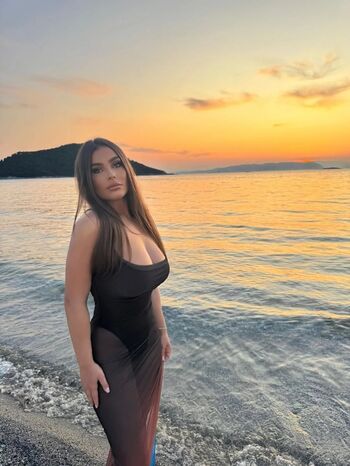 Full leaked Maddie mayee page private photo
