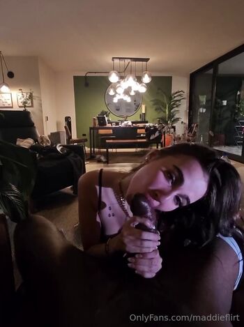 Full leaked Maddieflirt private onlyfans photo