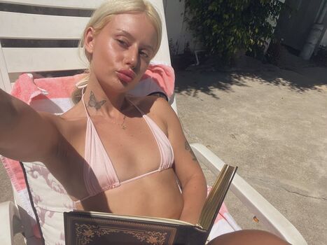 Full leaked Maddievbaby private onlyfans photo